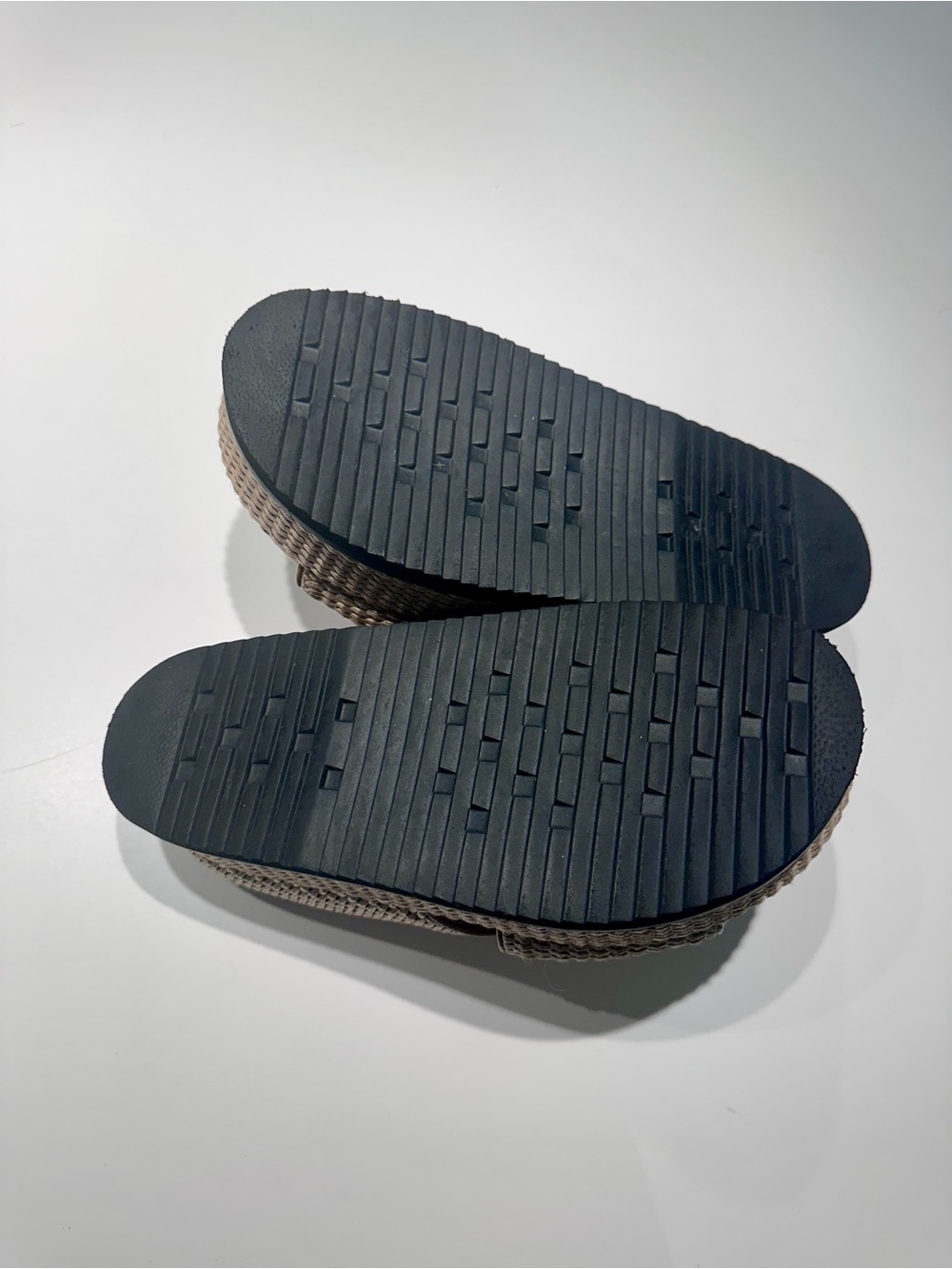 ROAM Cross Stack Raffia Sandals - Picture 6 of 6